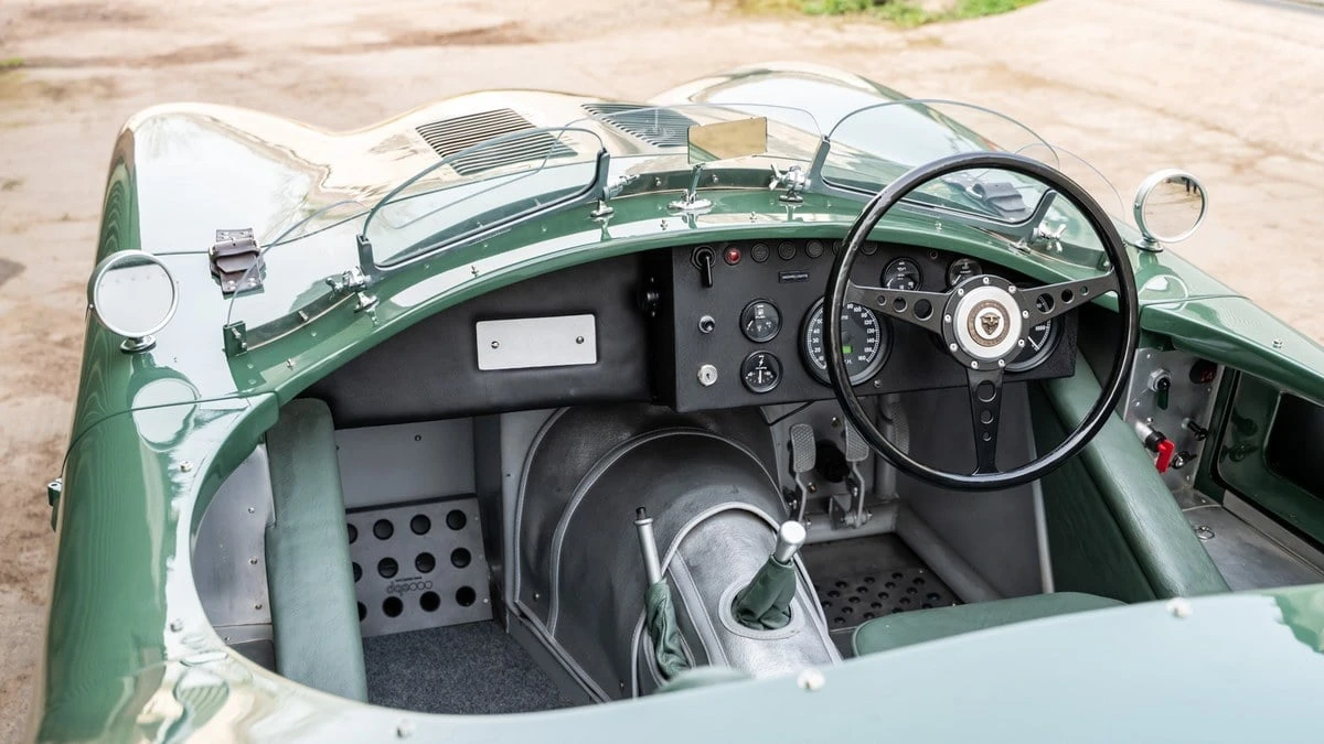 2021 Jaguar Replica - Image 25 of 30