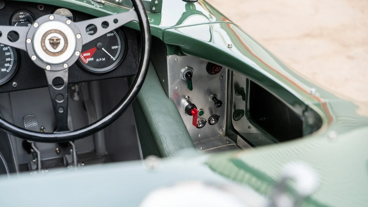 2021 Jaguar Replica - Image 26 of 30
