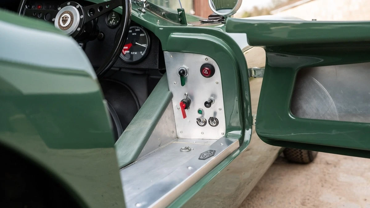 2021 Jaguar Replica - Image 28 of 30
