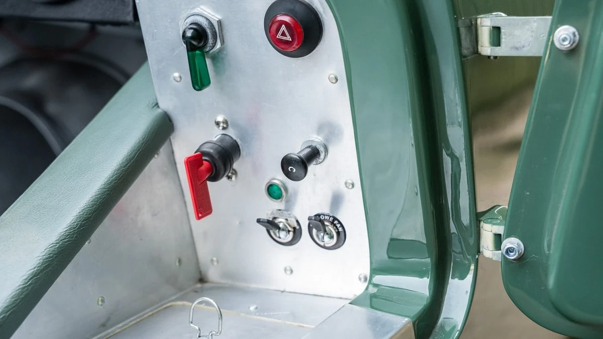 2021 Jaguar Replica - Image 30 of 30