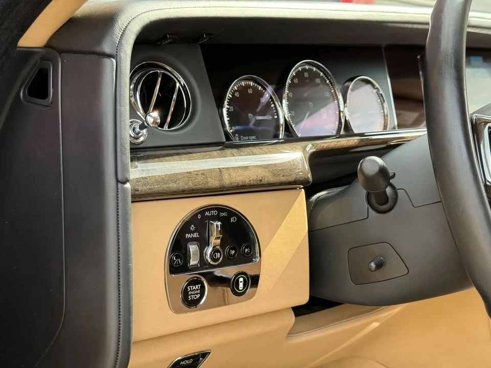 2021 Rolls-Royce Phantom VIII - Image 15 of 19