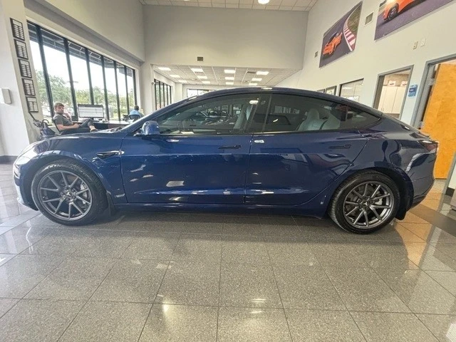 2021 Tesla Model 3 - Image 2 of 12