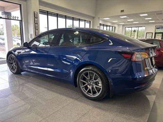 2021 Tesla Model 3 - Image 3 of 12