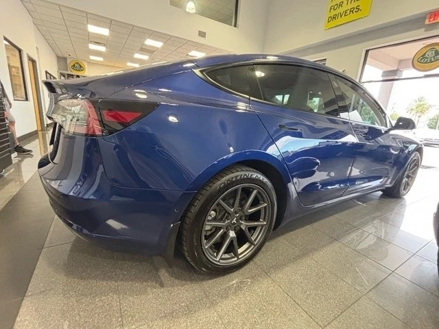 2021 Tesla Model 3 - Image 4 of 12