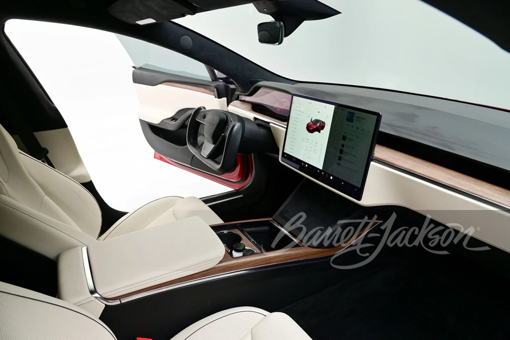 2021 Tesla Model S Plaid - Image 2 of 28