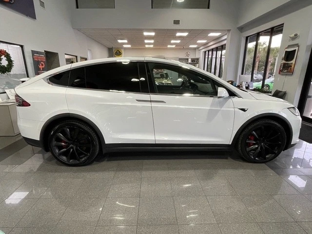2021 Tesla Model X Plaid - Image 5 of 12