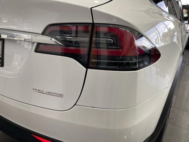 2021 Tesla Model X Plaid - Image 16 of 21