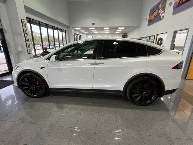 2021 Tesla Model X Plaid - Image 2 of 12