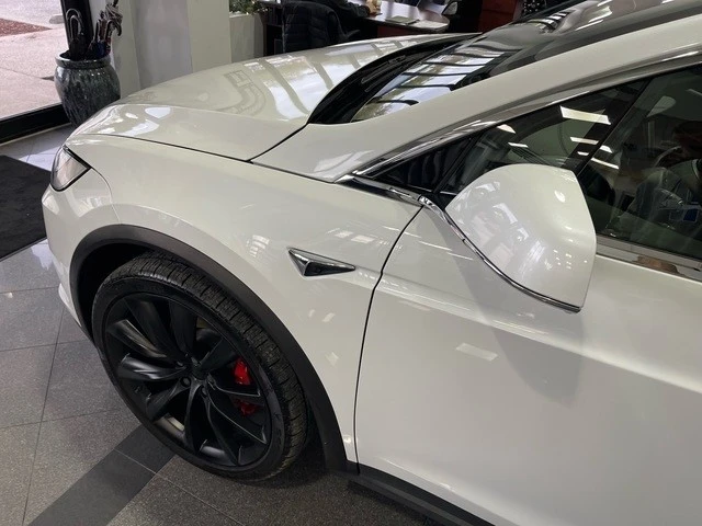 2021 Tesla Model X Plaid - Image 12 of 12