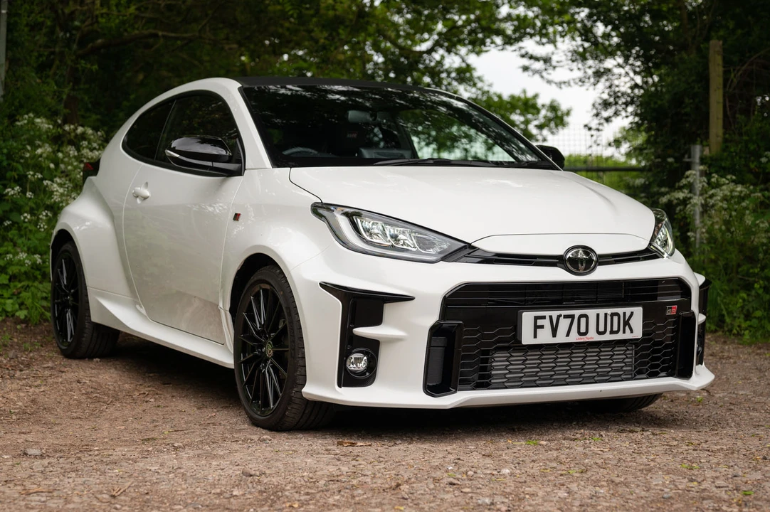 2021 Toyota Yaris - Image 2 of 31