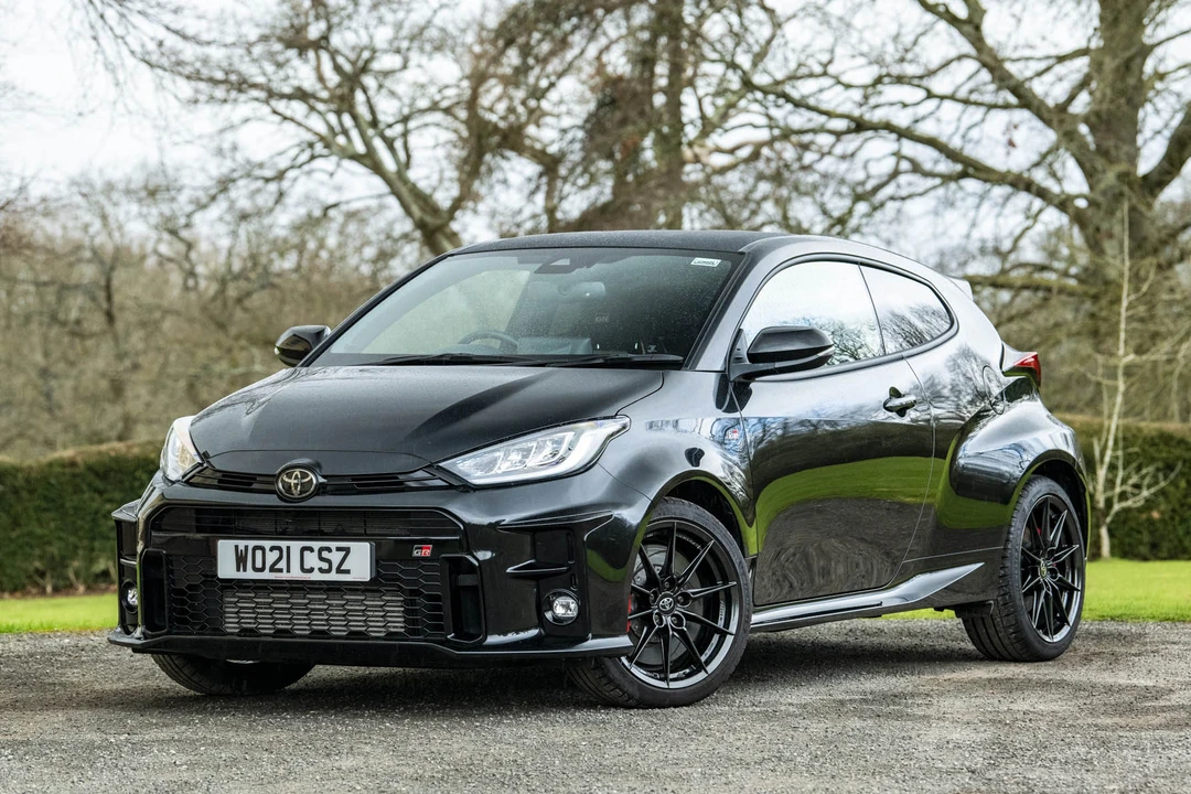 2021 Toyota Yaris - Image 2 of 31