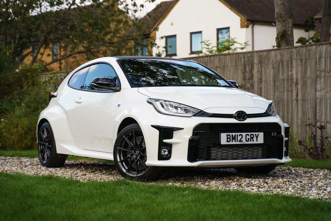 2021 Toyota Yaris - Image 2 of 31