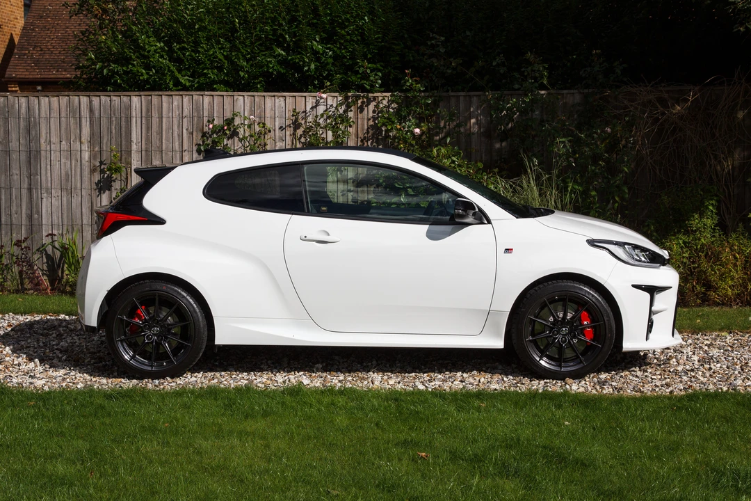 2021 Toyota Yaris - Image 13 of 31