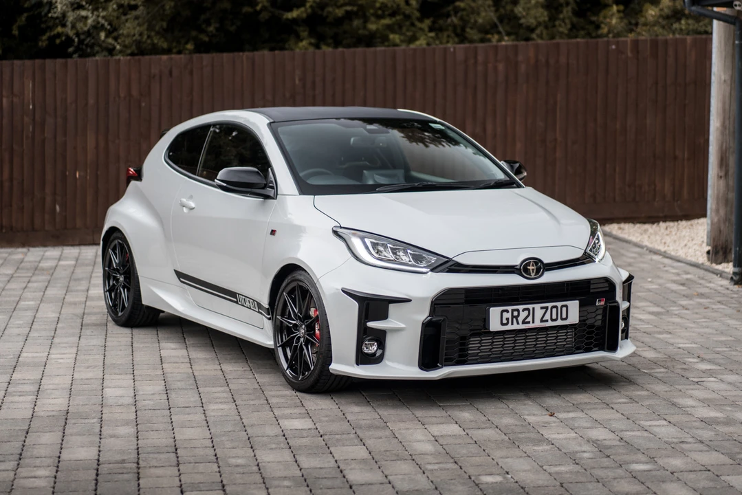 2021 Toyota Yaris - Image 2 of 31