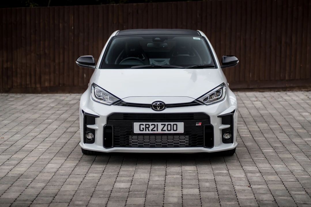 2021 Toyota Yaris - Image 3 of 31