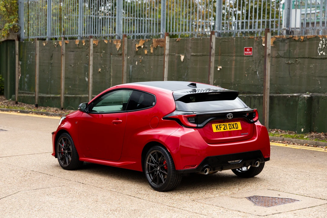 2021 Toyota Yaris - Image 8 of 31