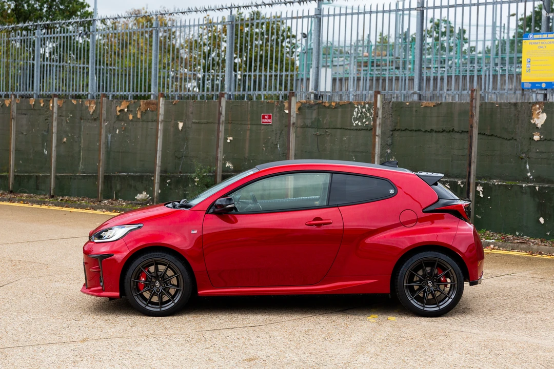 2021 Toyota Yaris - Image 9 of 31