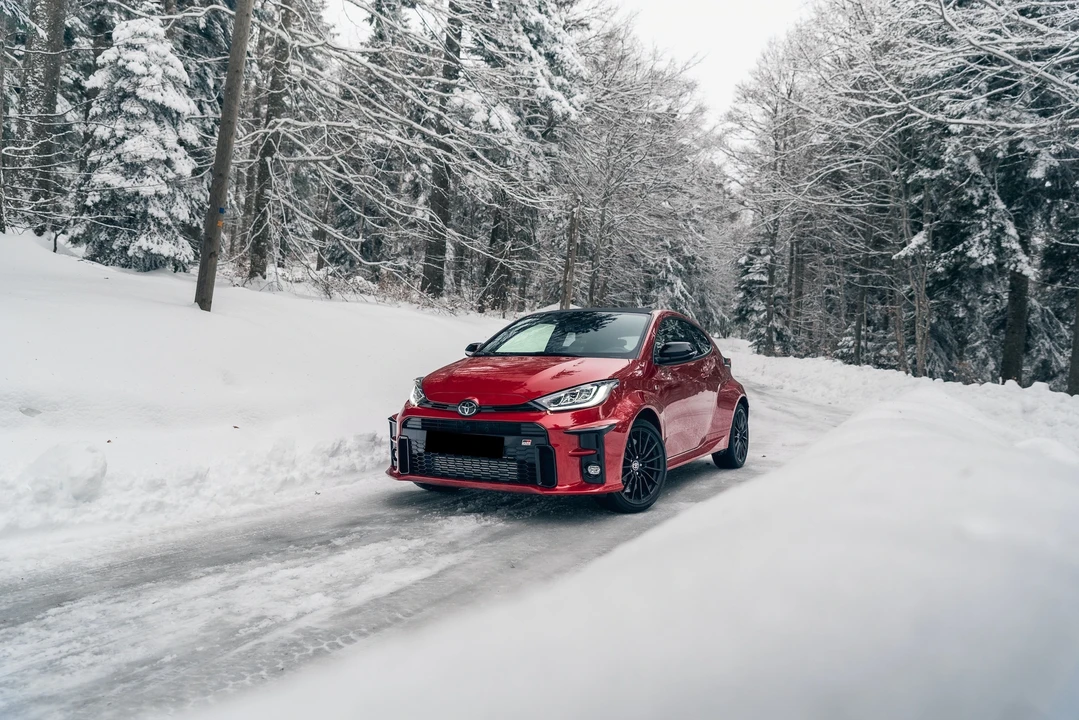 2021 Toyota Yaris - Image 8 of 31