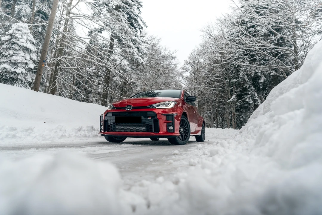 2021 Toyota Yaris - Image 9 of 31