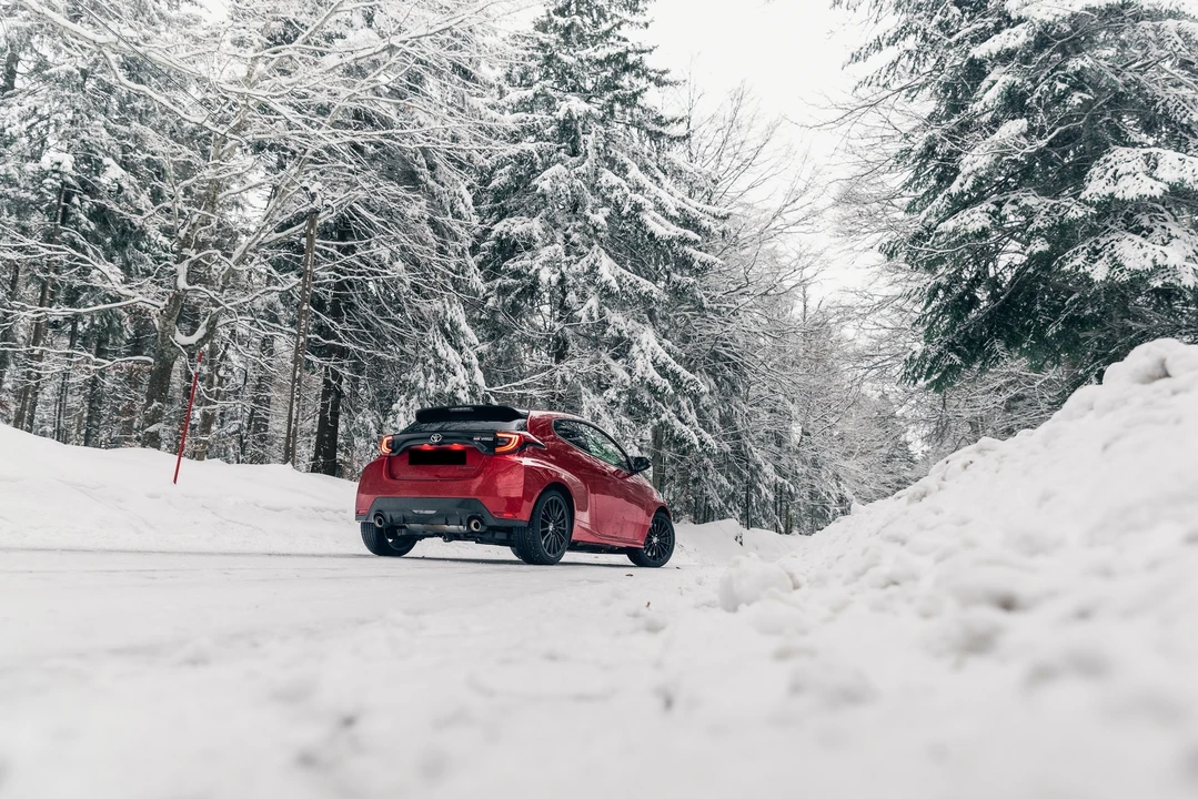 2021 Toyota Yaris - Image 10 of 31