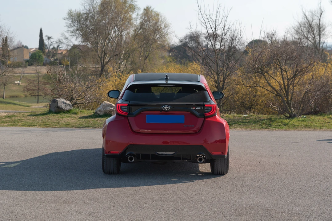 2021 Toyota Yaris - Image 15 of 31
