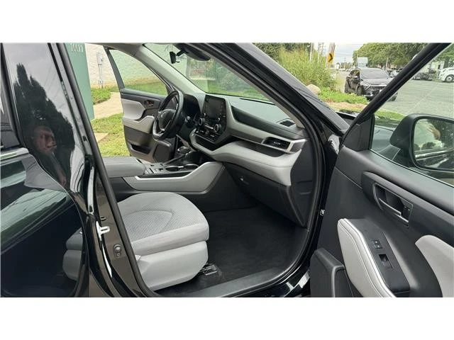 2021 Toyota Highlander - Image 18 of 21