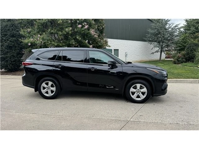 2021 Toyota Highlander - Image 8 of 21