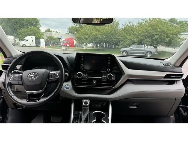 2021 Toyota Highlander - Image 19 of 21