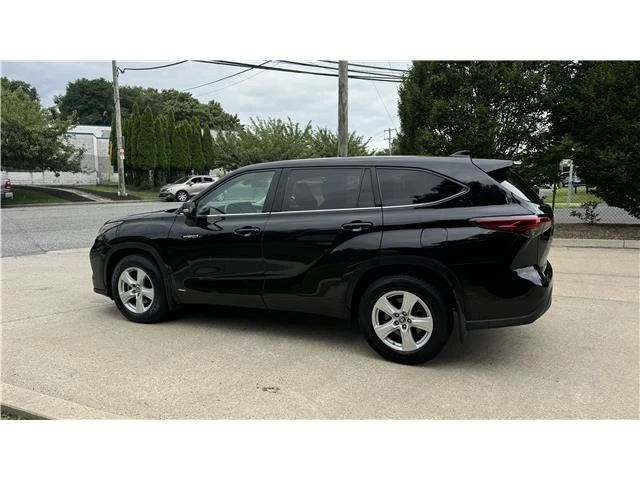 2021 Toyota Highlander - Image 12 of 21
