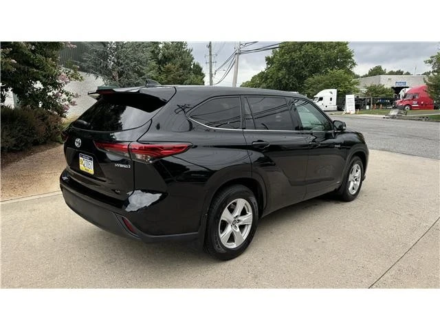 2021 Toyota Highlander - Image 9 of 21