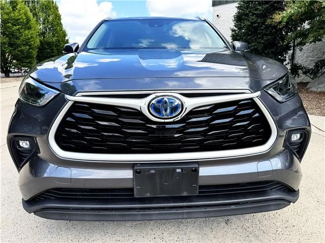 2021 Toyota Highlander - Image 8 of 21
