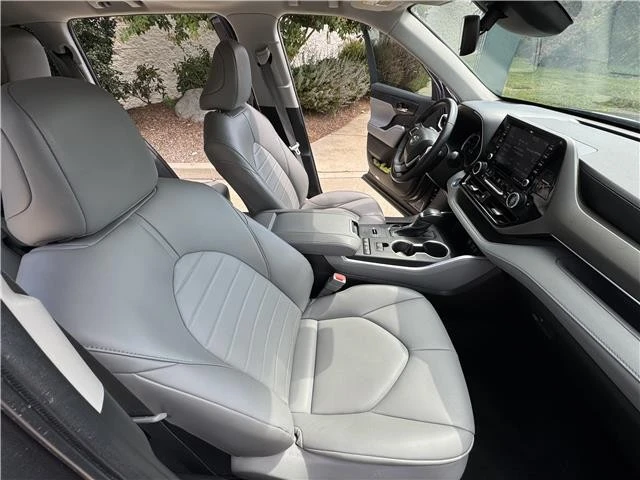 2021 Toyota Highlander - Image 15 of 21