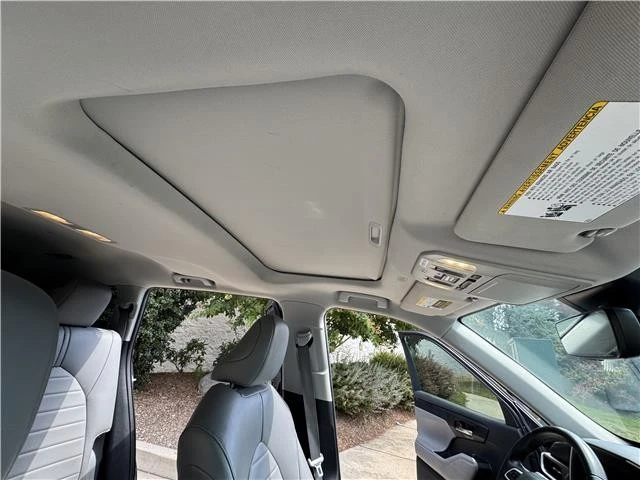 2021 Toyota Highlander - Image 16 of 21