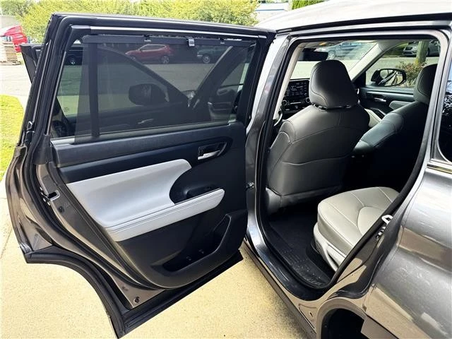 2021 Toyota Highlander - Image 10 of 21
