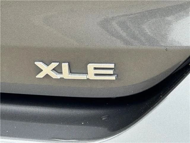 2021 Toyota Highlander - Image 17 of 21