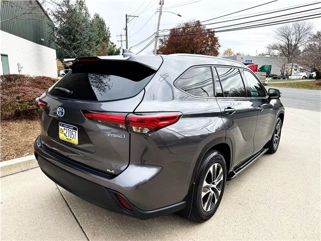 2021 Toyota Highlander - Image 4 of 21