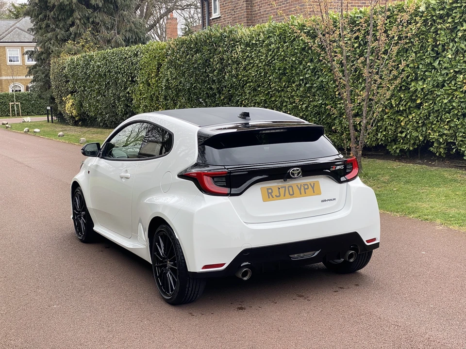 2021 Toyota Yaris - Image 12 of 31
