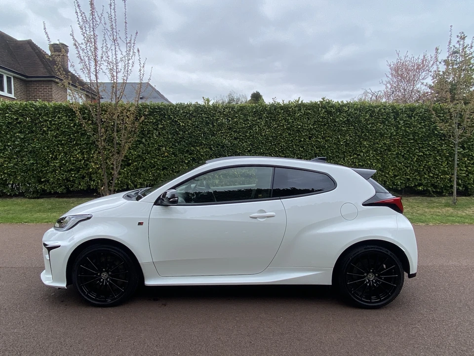 2021 Toyota Yaris - Image 13 of 31