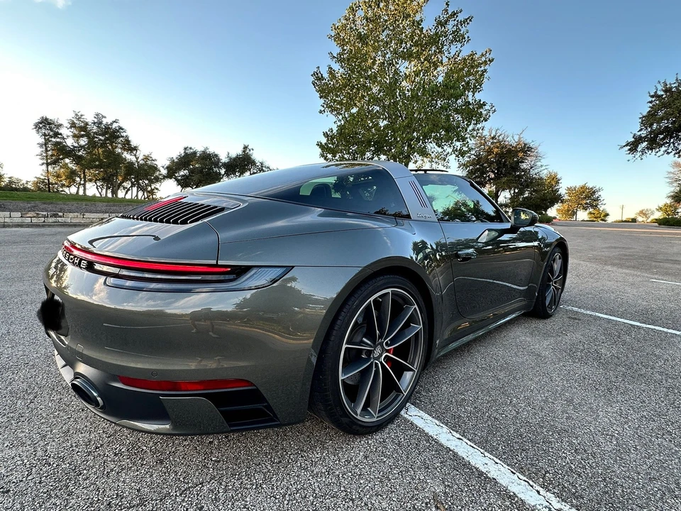 2021 Porsche 992 Targa 4 & 4S - Image 11 of 29