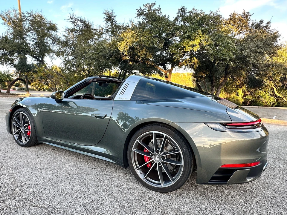 2021 Porsche 992 Targa 4 & 4S - Image 12 of 29