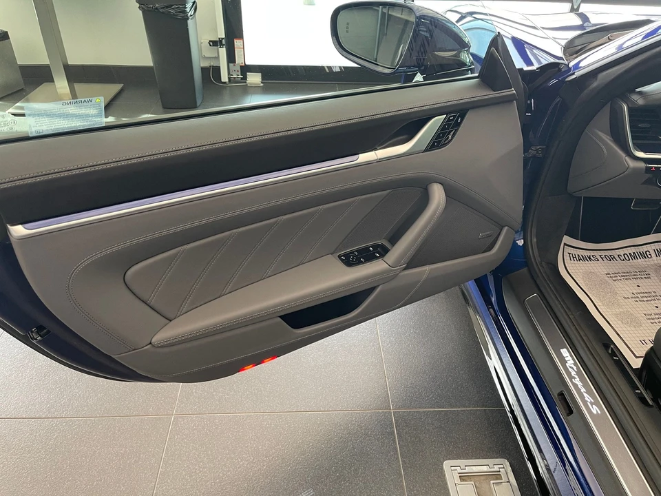2021 Porsche 992 Targa 4 & 4S - Image 3 of 4