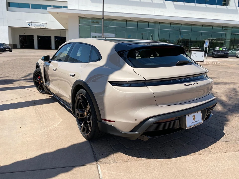 2021 Porsche Taycan 4S - Image 8 of 12