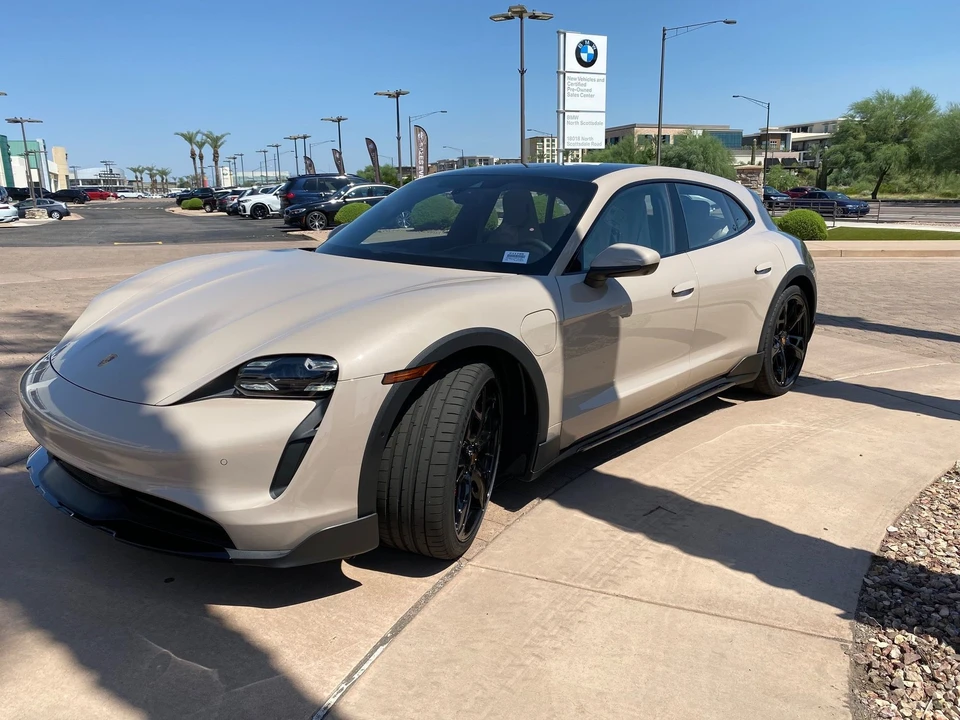 2021 Porsche Taycan 4S - Image 11 of 12
