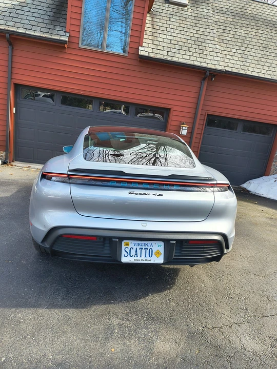 2021 Porsche Taycan 4S - Image 9 of 12