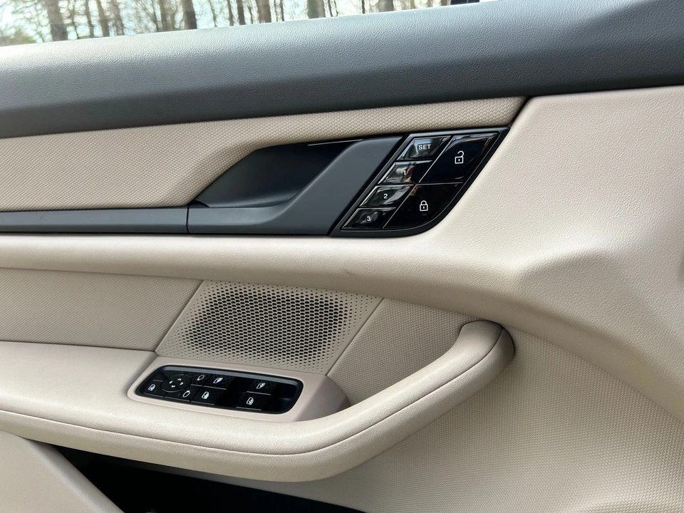 2021 Porsche Taycan - Image 22 of 31