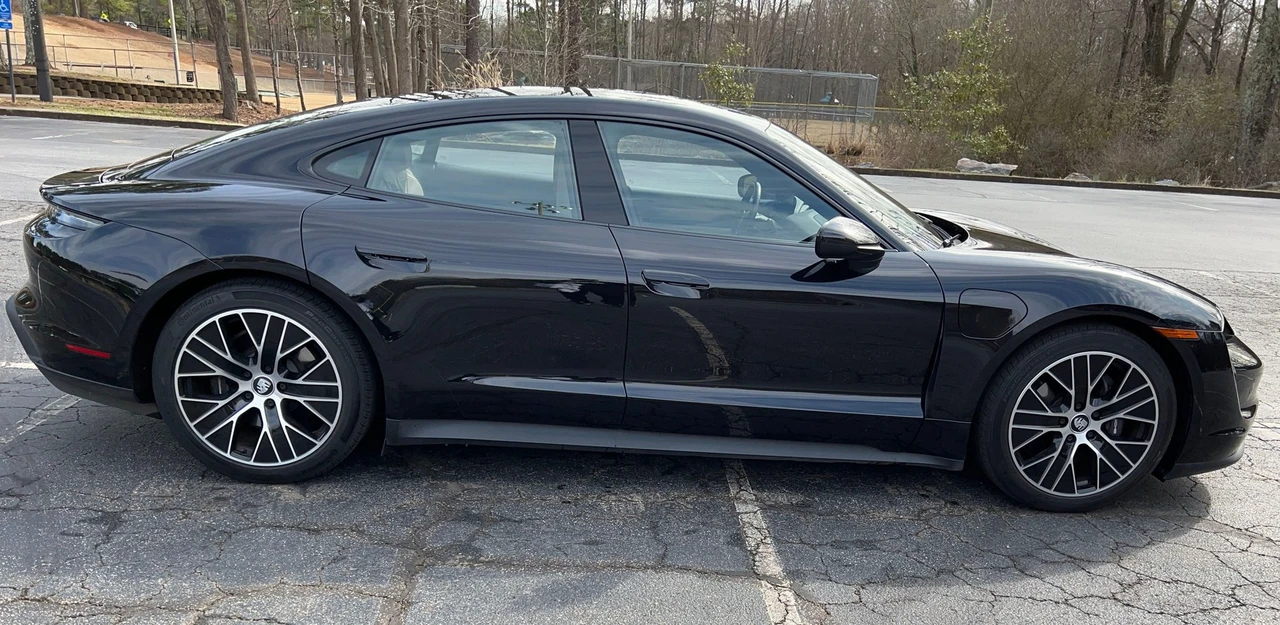 2021 Porsche Taycan - Image 5 of 31