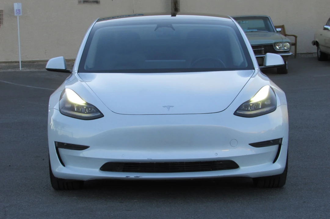 2021 Tesla Model 3 - Image 2 of 21