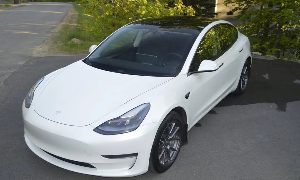 2021 Tesla Model 3 - Image 2 of 15