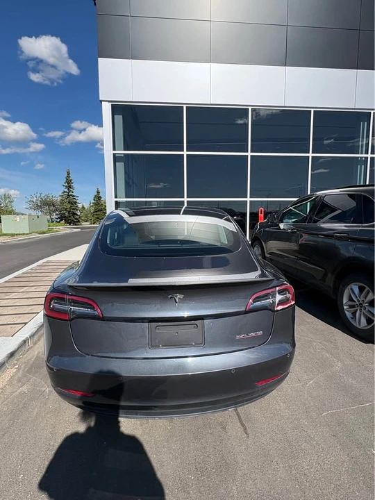 2021 Tesla Model 3 Performance - Image 5 of 11