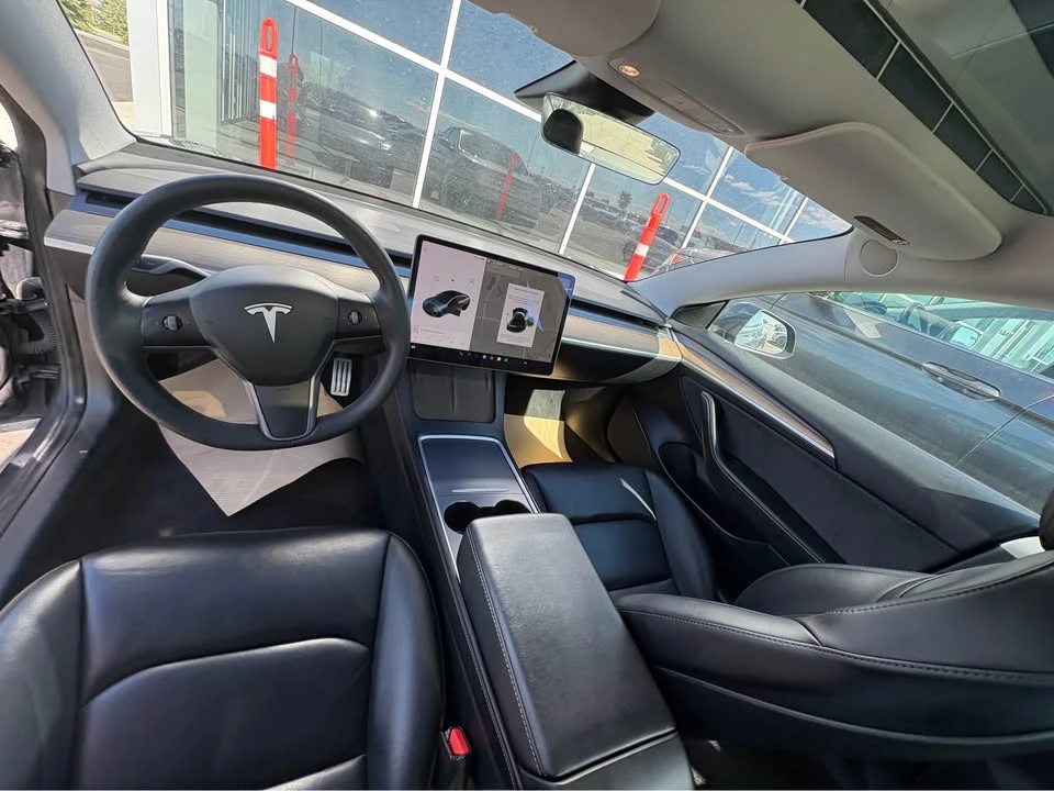 2021 Tesla Model 3 Performance - Image 9 of 11